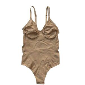 SKIMS Sculpting Thong Bodysuit Sienna Brown S/M (US 4-10) NWOT MSRP $70